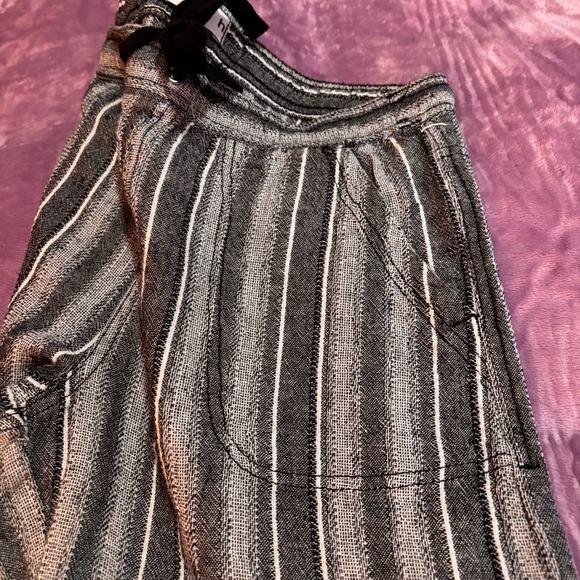 Black and White Linen Blend Striped Flowy Pants Size Small dā-sh - Picture 4 of 12
